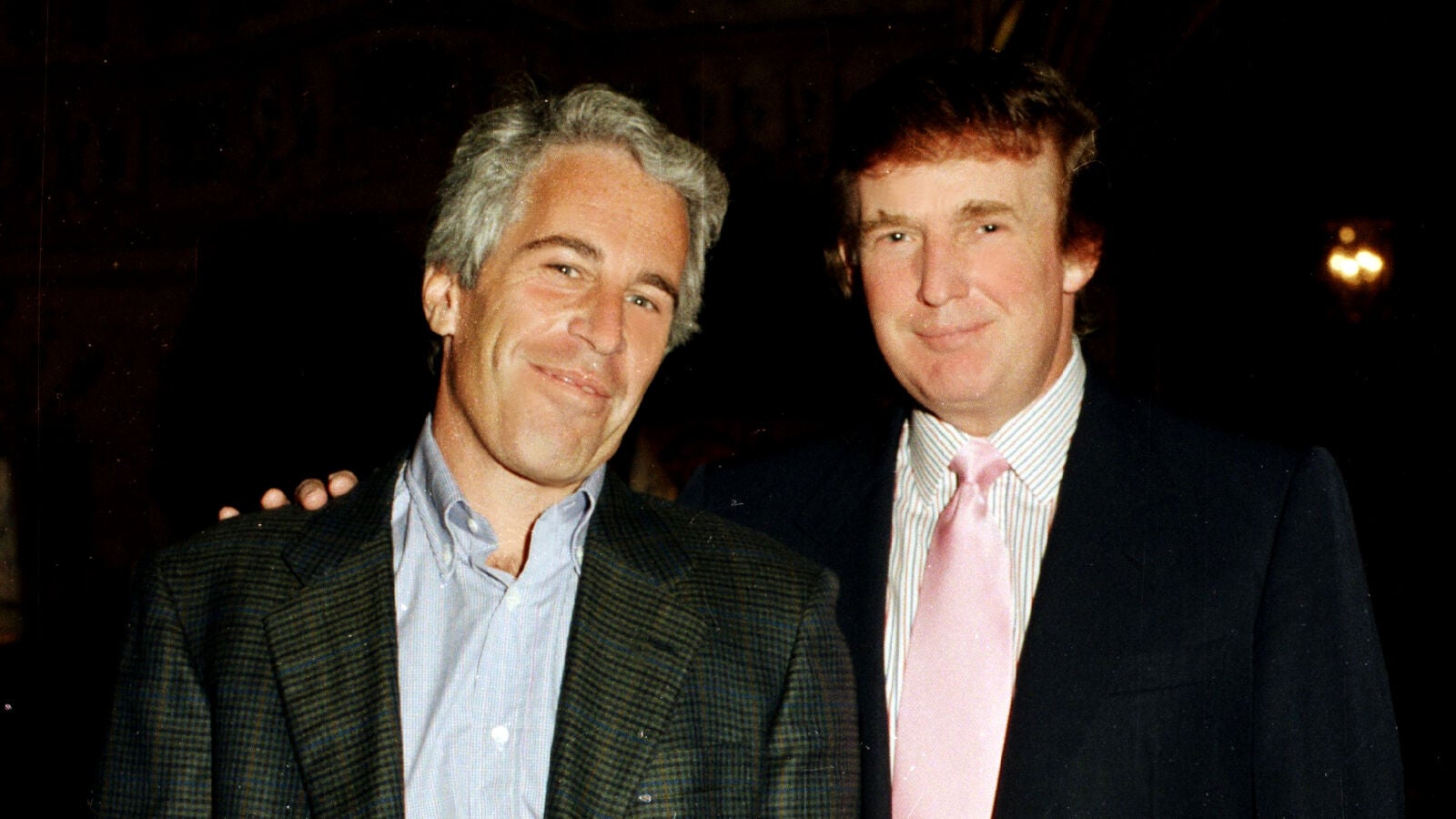 El nombre de Donald Trump aparece en más de 30.000 nuevos archivos relacionados con el 'caso Epstein' 