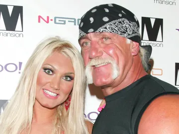 Brooke y Hulk Hogan en 2004 Brooke y Hulk Hogan en 2004
