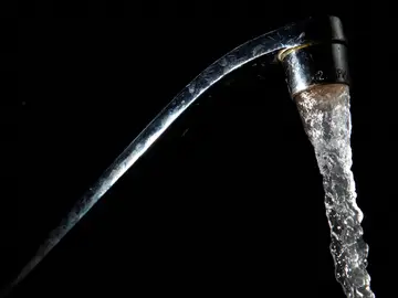 ¿Saben cuál es la bebida favorita de los españoles?: Agua, nada más que agua... ¿Saben cuál es la bebida favorita de los españoles?: Agua, nada más que agua...
