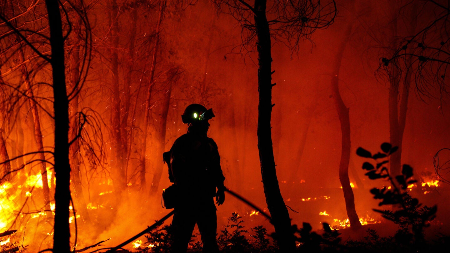 Grecia solicita ayuda europea para combatir los incendios forestales. 