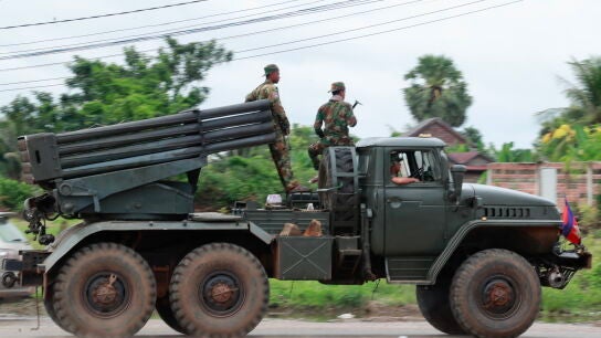 Tailandia y Camboya negociar&aacute;n el lunes la soluci&oacute;n de su conflicto armado