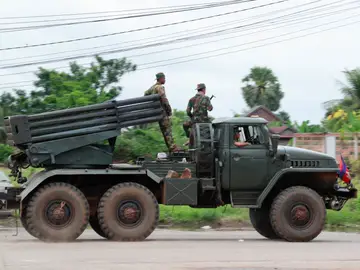 Tailandia y Camboya negociarán el lunes la solución de su conflicto armado Tailandia y Camboya negociarán el lunes la solución de su conflicto armado