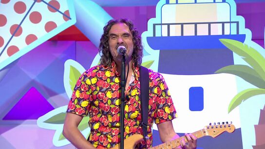 &ldquo;Me encanta&rdquo;: Joaqu&iacute;n Padilla incendia el plat&oacute; de La ruleta de la suerte con el temazo veraniego &lsquo;No te olvides la toalla&rsquo;