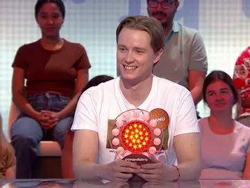 Roberto Leal le encuentra un nuevo parecido a Manu con un cantante: “Tienes cierto aire en el corte de pelo” Roberto Leal le encuentra un nuevo parecido a Manu con un cantante: “Tienes cierto aire en el corte de pelo”