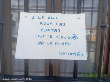 Imagen del cartel que creó la vecina. 