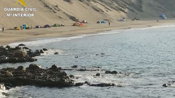 Imagen de archivo de personas acampadas en Montaña Arena, Gran Canaria
