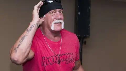 US Wrestling legend Hulk Hogan dead at 71 (Foto de ARCHIVO) FILED - 23 August 2013, Canada, Tornto: US Wrestling legend Hulk Hogan prepares to take on Toronto Mayor Rob Ford in a staged media event at FanExpo. Wrestling legend Hulk Hogan has died at 71 years old. Photo: Christopher Drost/SHIFT digital/dpa 23/08/2013 ONLY FOR USE IN SPAIN