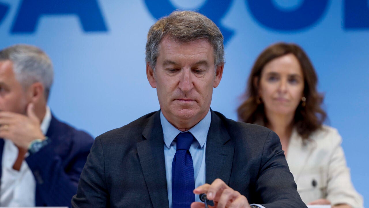 Feijóo arremete contra Sánchez y afirma que es el presidente "más rodeado  de corrupción de la historia de España"