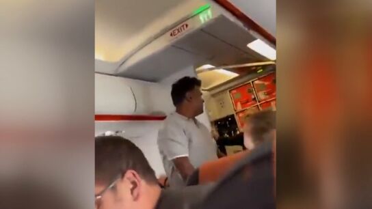 Detenido avi&oacute;n Glasgow