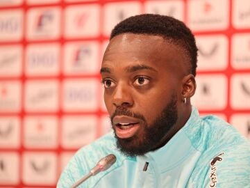 Iñaki Williams en rueda de prensa
