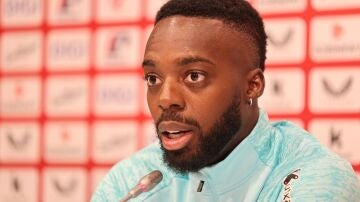 Iñaki Williams en rueda de prensa