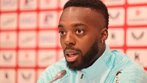 Iñaki Williams en rueda de prensa Iñaki Williams en rueda de prensa