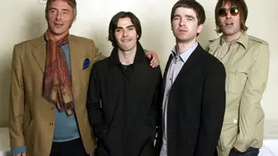Los músicos británicos Noel (centro derecha) y Liam Gallagher (derecha), Kelly Jones (centro izquierda) y Paul Weller (izquierda) Los músicos británicos Noel (centro derecha) y Liam Gallagher (derecha), Kelly Jones (centro izquierda) y Paul Weller (izquierda)