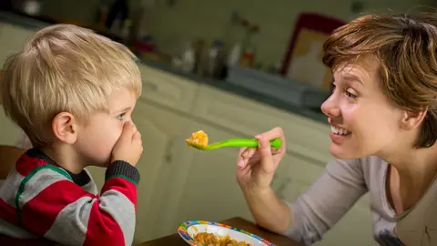 Niño no quiere comer Niño no quiere comer