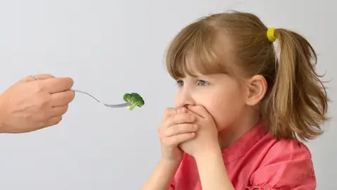 Niña no quiere comer Niña no quiere comer