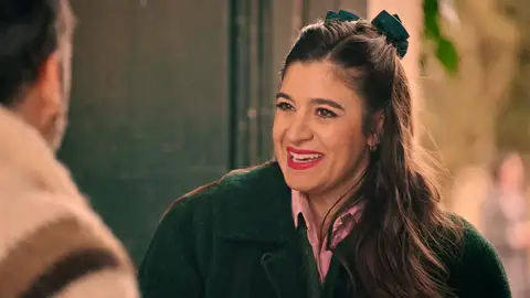 Carmen y Gaspar planean en secreto un regalo para Fina: ¡preparar un cuarto de revelado! Carmen y Gaspar planean en secreto un regalo para Fina: ¡preparar un cuarto de revelado!