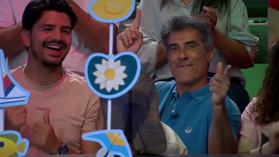 Jorge Fernández se camufla entre el público para disfrutar de ‘El tiburón’ Jorge Fernández se camufla entre el público para disfrutar de ‘El tiburón’