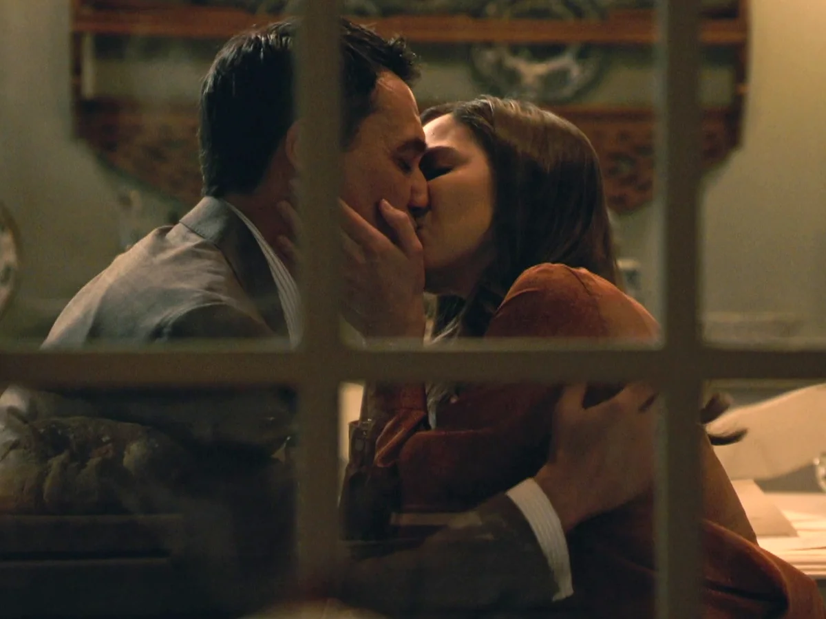 Begoña se lanza y besa a Gabriel... ¡Pero luego se arrepiente!