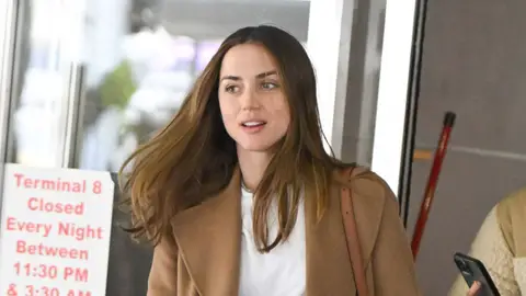 Ana de Armas por la calle Ana de Armas por la calle