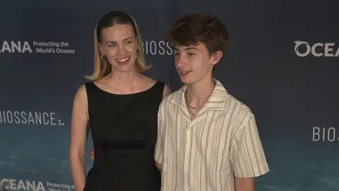 January Jones y su hijo Xander Dane January Jones y su hijo Xander Dane