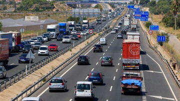 Tráfico en la salida de Valencia en la A3 este jueves