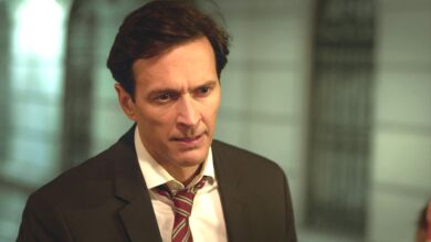 Álvaro pilla a César y a Amanda besándose… ¡y estalla contra ellos!