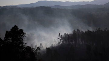 Decretada la 'situación 2' en un incendio activo cerca de las viviendas en Salvaterra do Miño (Pontevedra)