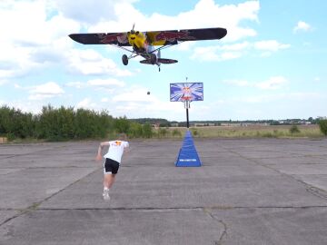 Piotr Grabowski y el primer mate con una asistencia desde el aire