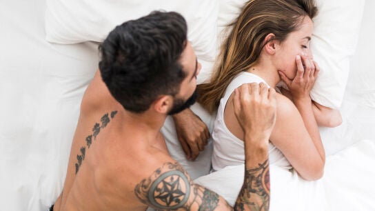 Pareja en la cama
