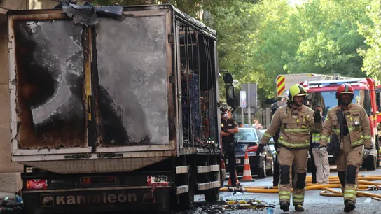 Una aparatosa explosión de gas provoca un incendio en un camión y en un edificio de Zamora y deja al menos dos heridos Una aparatosa explosión de gas provoca un incendio en un camión y en un edificio de Zamora y deja al menos dos heridos