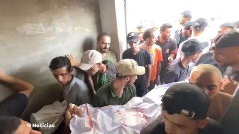 Al menos 22 palestinos muertos en una nueva noche de ataques israelíes en Gaza Al menos 22 palestinos muertos en una nueva noche de ataques israelíes en Gaza