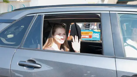 La princesa Leonor saludando a la prensa La princesa Leonor saludando a la prensa