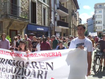 Manifestación en Zarauz (Guipúzcoa) contra la 'turistificación' Manifestación en Zarauz (Guipúzcoa) contra la 'turistificación'