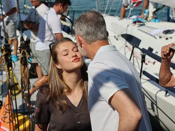 Guardado: La princesa Leonor visita por sorpresa el Club Náutico de Palma acompañada por el rey Guardado: La princesa Leonor visita por sorpresa el Club Náutico de Palma acompañada por el rey