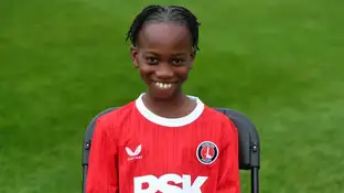 El joven Ethan Ade-Oduwale El joven Ethan Ade-Oduwale