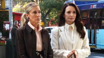 Sarah Jessica Parker y Kristin Davis durante el rodaje de And Just Like That