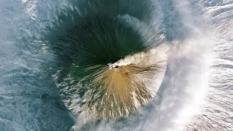 Entra en erupción un segundo volcán en el este de Rusia tras el terremoto de magnitud 8,8 Entra en erupción un segundo volcán en el este de Rusia tras el terremoto de magnitud 8,8