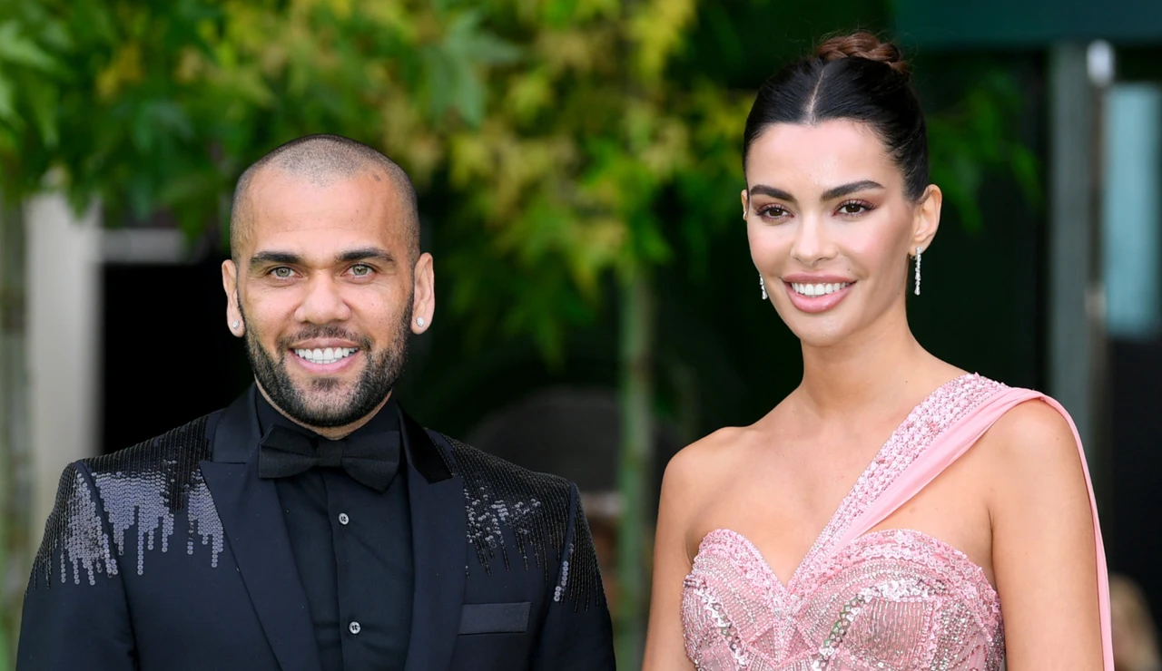 Dani Alves y Joana Sanz