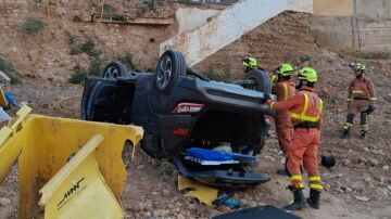 Coche accidentado en Paiporta