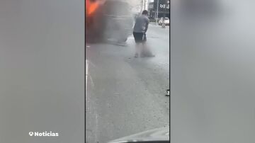 Vídeo: Asesinan a Ernesto Vázquez, delegado de la FGR en Tamaulipas, explosionando la camioneta en la que viajaba