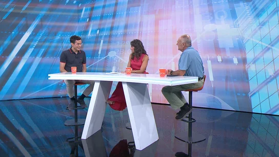 ¿Por qué los suelos no suben tanto como las pensiones? Hablamos con un jubilado y un joven: “No podemos resignarnos a vivir en condiciones precarias” ¿Por qué los suelos no suben tanto como las pensiones? Hablamos con un jubilado y un joven: “No podemos resignarnos a vivir en condiciones precarias”