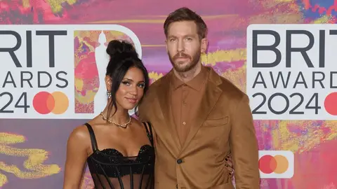Calvin Harris y su mujer Vick Hope Calvin Harris y su mujer Vick Hope