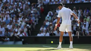 Djokovic en un saque Djokovic en un saque