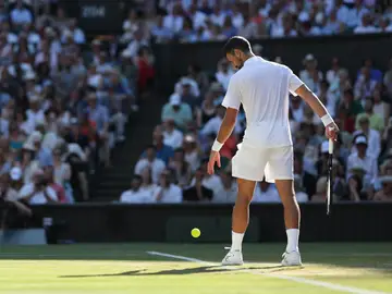 Djokovic en un saque Djokovic en un saque
