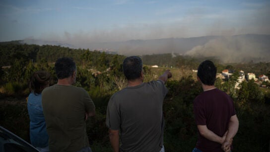 Incendio en Aldea de Corme, Ponteceso, provincia de A Coru&ntilde;a, Galicia, Espa&ntilde;a