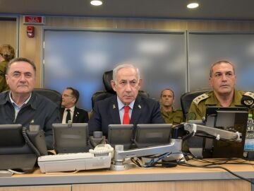 El ministro de Defensa, Israel Katz; el primer ministro, Benjamin Netanyahu, y el jefe del Estado Mayor de las Fuerzas Armadas israelíes, Eyal Zamir