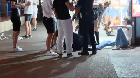 Refuerzo nocturno en Lloret: más seguridad y respeto con 18 nuevos auxiliares de ocio Refuerzo nocturno en Lloret: más seguridad y respeto con 18 nuevos auxiliares de ocio
