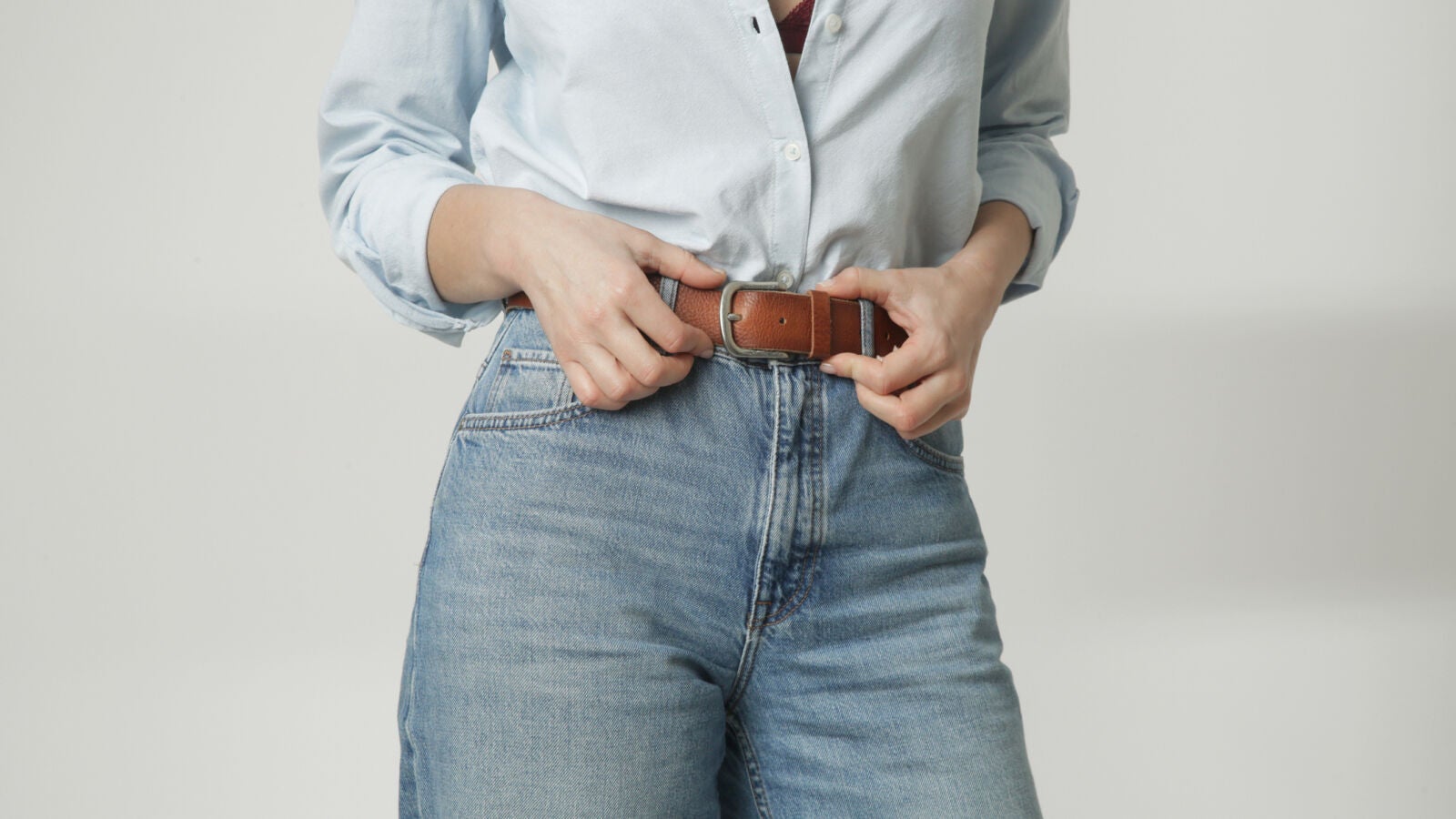 Errores al llevar pantalón de tiro alto que hacen que se marque la barriga