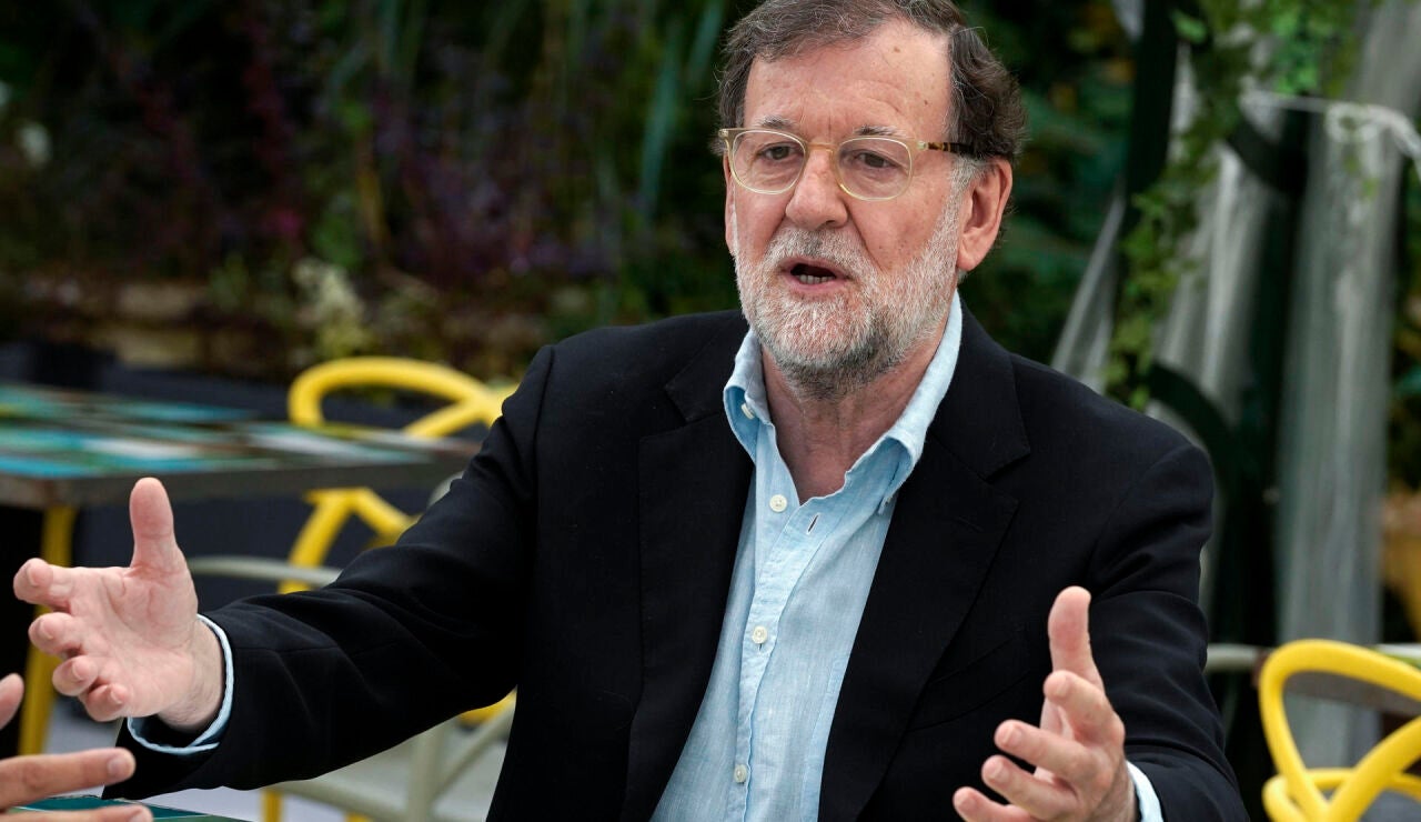Rajoy se pronuncia por primera vez sobre el 'caso Montoro': "Deber&iacute;amos ser todos un poco m&aacute;s prudentes"