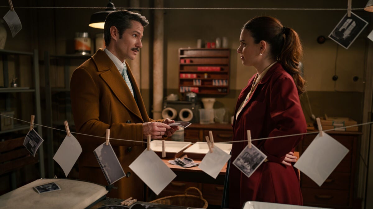 Avance semanal de Sueños de libertad: Begoña desvela su pasado a Gabriel...¡y  pasa su primera noche con él!